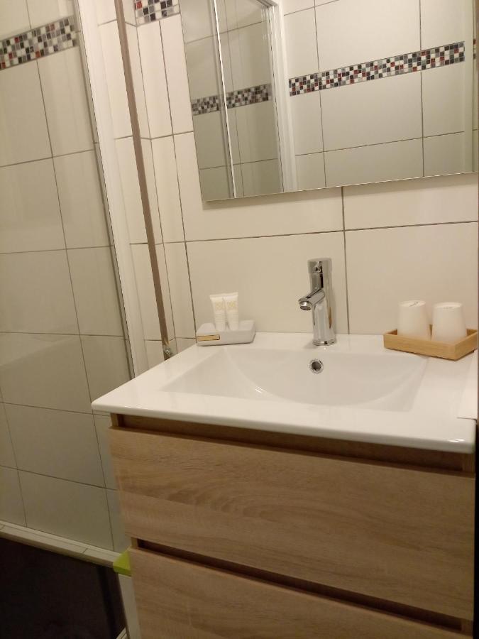 Bed and Breakfast Jonquille Chic La Piccola Venezia Vrecourt Екстер'єр фото