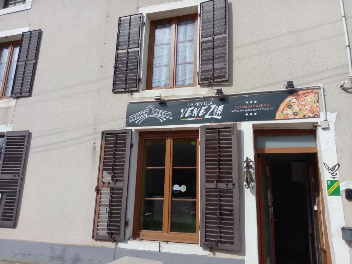 Bed and Breakfast Jonquille Chic La Piccola Venezia Vrecourt Екстер'єр фото
